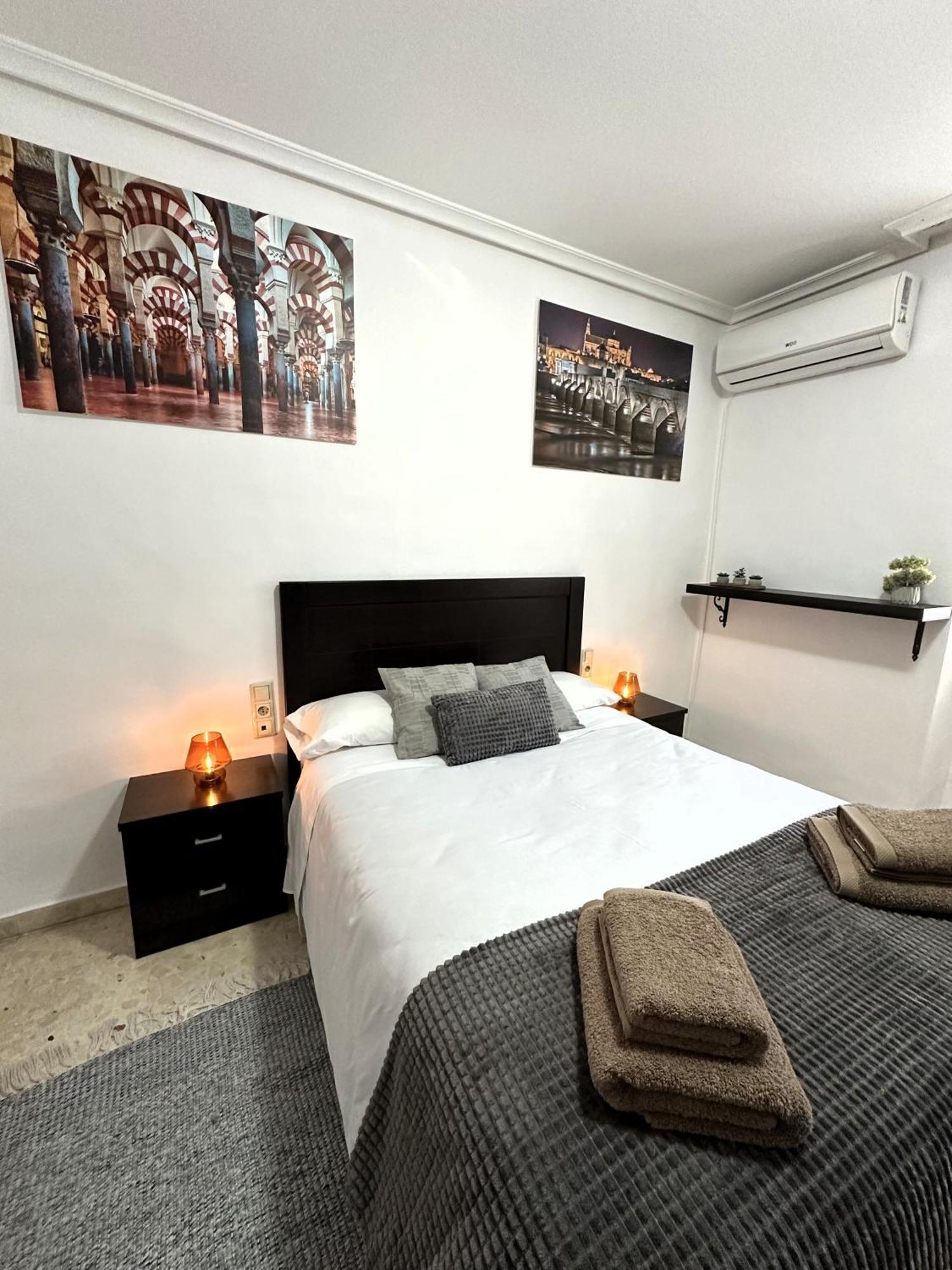 Apartamento Polvora, Junto Al Puente Romano Cordoba Luaran gambar