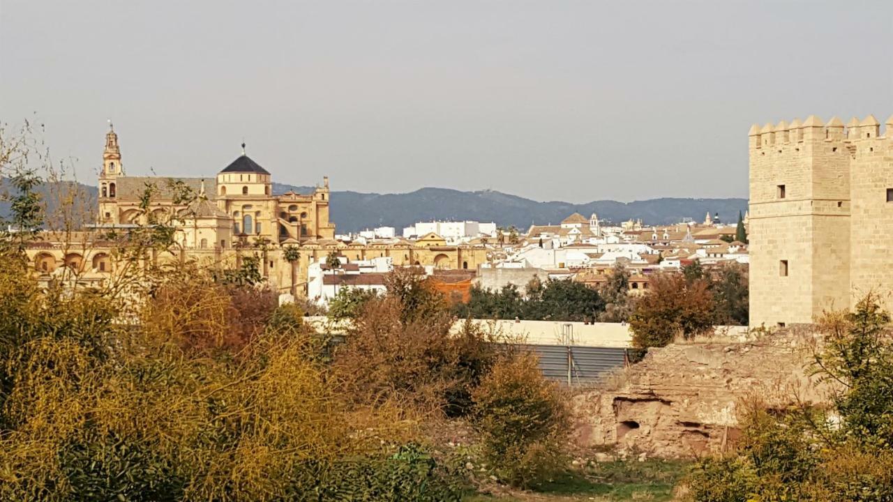 Apartamento Polvora, Junto Al Puente Romano Cordoba Luaran gambar